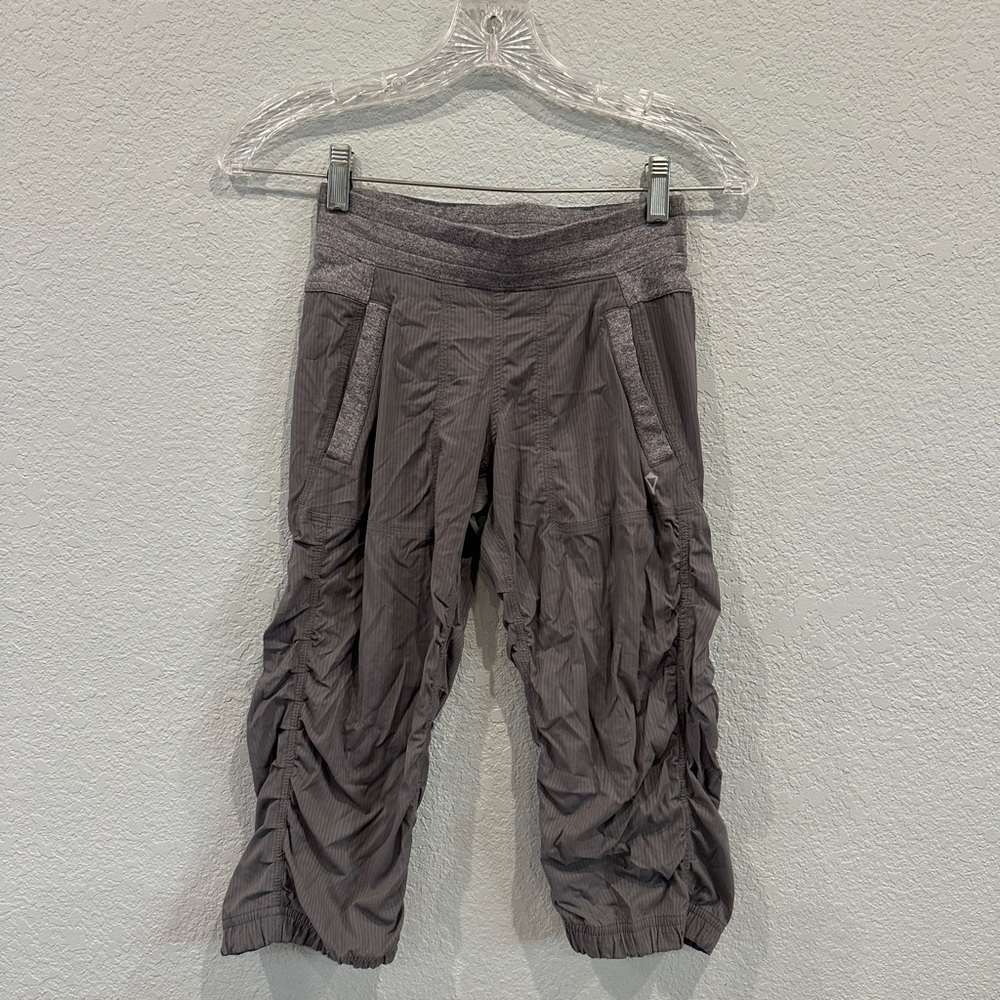 Ivivva Gray Ruched Crop Joggers